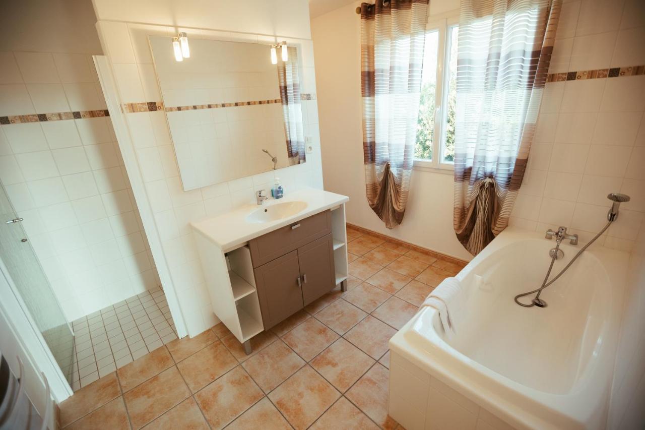 Les Villas De Perret Joyeuse Exterior foto