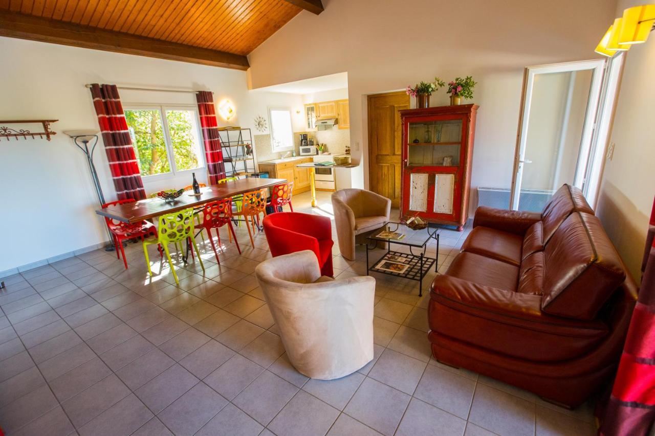 Les Villas De Perret Joyeuse Exterior foto