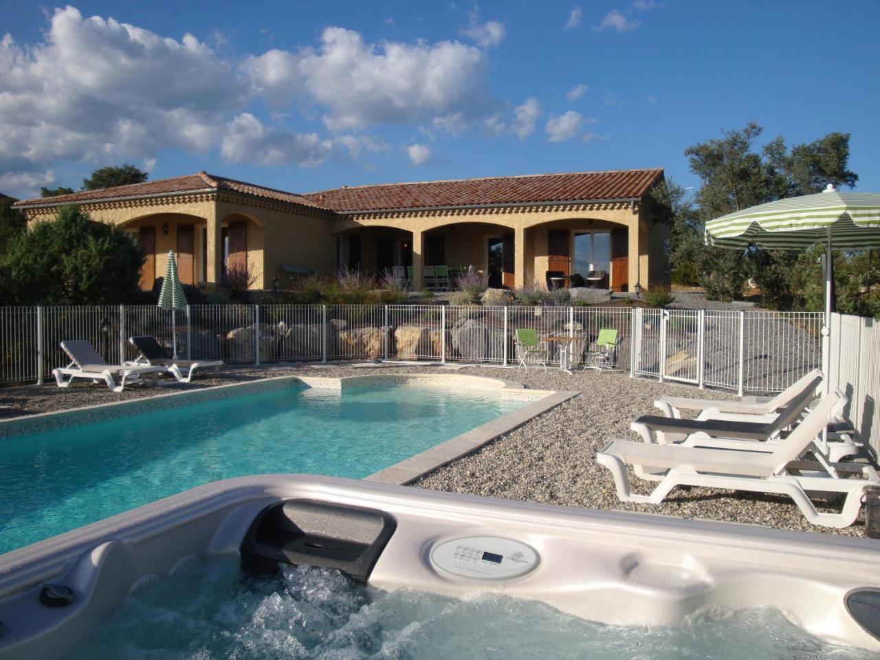 Les Villas De Perret Joyeuse Exterior foto