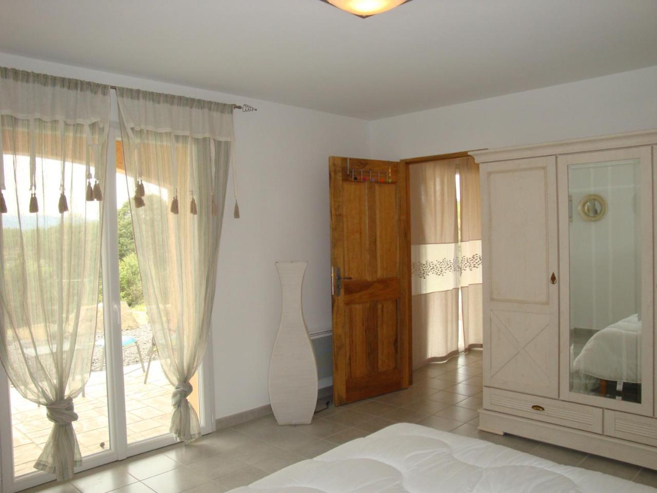 Les Villas De Perret Joyeuse Exterior foto
